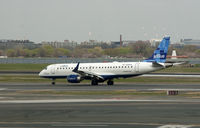 N206JB @ DCA - Jet Blue Embraer 190 taxiing at Reagan National Airport