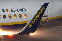 EI-DWD @ LOWS - Ryanair 737-800 - by Andy Graf-VAP