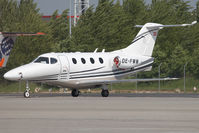 OE-FWW @ LOWW - Premier 1