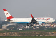 OE-LAE @ LOWW - Austrian Airlines 767-300