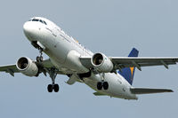 EI-DSM @ LOWL - Aliatalia (Air One) takeoff in LOWL/LNZ