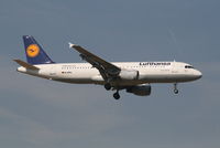 D-AIPU @ EBBR - Flight LH2284 is descending to RWY 02