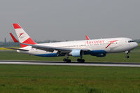 OE-LAY @ VIE - Austrian Airlines - by Chris Jilli