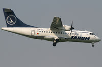 YR-ATA @ VIE - Tarom