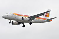 EC-KMD @ EGLL - Iberia - by Artur Bado?
