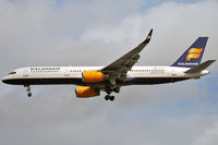 TF-FIU @ EGLL - Icelandair - by Artur Bado?