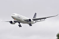 SU-GCK @ EGLL - Egypt Air - by Artur Bado?