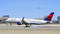 N664DN @ KLAS - Delta Air Lines Boeing 757-232 N664DN / 664 (cn 25012/347)

Las Vegas - McCarran International (LAS / KLAS)
USA - Nevada, April 27, 2011
Photo: Tomás Del Coro - by Tomás Del Coro