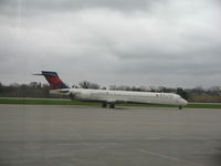 N908DA @ KMSP - MSP, MN - by Ronald Barker
