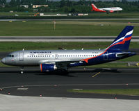 VP-BUO @ DUS - visitor - by Wolfgang Zilske