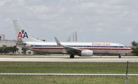 N971AN @ MIA - American 737 - by Florida Metal