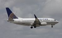 N16642 @ MIA - UNITED 737-500 - by Florida Metal