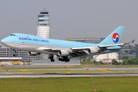HL7605 @ VIE - Korean Air Cargo - by Chris Jilli