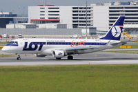SP-LII @ VIE - LOT Polish Airlines - by Chris Jilli