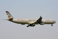 A6-EHF @ EGLL - Etihad Airways - by Chris Hall