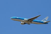 PH-BQM - Flying over Mineola, NY, going to a landing at JFK