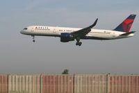 N538US @ EBBR - Flight DL140 is descending to RWY 25L