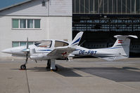 OE-FBT @ LOWW - DA42 - by Dietmar Schreiber - VAP