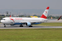 OE-LAY @ VIE - Austrian Airlines - by Chris Jilli