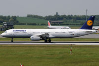 D-AIRR @ VIE - Lufthansa - by Chris Jilli