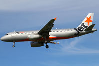 VH-VQT @ NZCH - finals to 02 - by Bill Mallinson