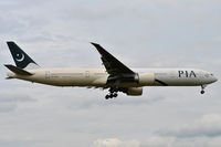 AP-BHW @ EGLL - On short finals for r/w 9L