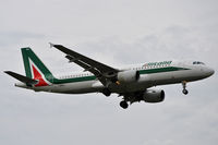 I-BIKA @ EGLL - On short finals for r/w 9L