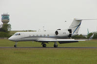 N77D @ EIDW - 1998 built Gulf 4 at Dublin - by Terry Fletcher