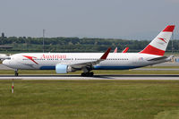OE-LAT @ VIE - Austrian Airlines - by Chris Jilli