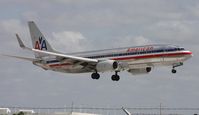 N947AN @ MIA - American 737-800 - by Florida Metal