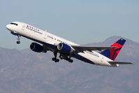N685DA @ LAX - Delta Air Lines N685DA (FLT DAL1806) climbing out from RWY 25R en route to Detroit Metro Wayne County (KDTW).