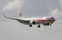 N979AN @ MIA - American 737 - by Florida Metal