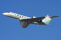 N240CX @ LAX - Skyaire 1999 Gulfstream G-IV(SP) N240CX climbing out from RWY 25L. - by Dean Heald
