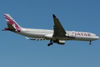 A7-AEG @ LFBD - QATARI 34 landing 05 - by Jean Goubet-FRENCHSKY