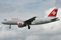 HB-IPT @ EGLL - Approaching r/w 27L