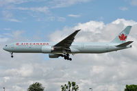 C-FIUV @ EGLL - Approaching r/w 27L