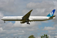 ZK-OKN @ EGLL - Approaching r/w 27L