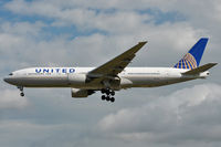 N224UA @ EGLL - Approaching r/w 27L - by Robert Kearney