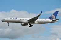 N48127 @ EGLL - Approaching r/w 27L