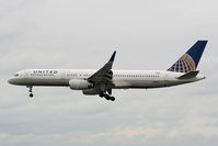 N48127 @ EIDW - United / Continental - by Chris Hall