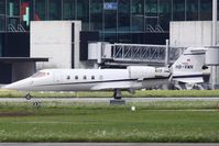 HB-VWN @ LSZH - Reverse on! - by Raybin