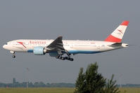 OE-LPC @ LOWW - Austrian Airlines