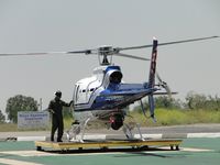 N30NT @ CCB - FTO making final check before entering and taking off - by Helicopterfriend