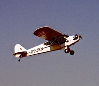 OY-JSN - Avedøre Air strip Copenhagen 
8.9.02 - by Leo Larsen