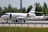 OE-HMR @ VIE - Dassault Falcon 2000EX - by Chris Jilli