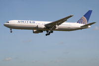 N656UA @ EBBR - Arrival of flight UA972 to RWY 25L