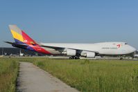 HL7420 @ LOWW - Asiana Boeing 747-400 - by Dietmar Schreiber - VAP