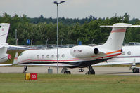 VT-SMI @ EGGW - 1997 Gulfstream Aerospace G-V, c/n: 525 at Luton