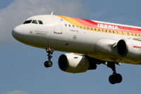 EC-HTB @ EBBR - Arrival of flight IB3206 to RWY 25L