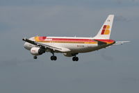EC-HTB @ EBBR - Several seconds before landing on RWY 25L
